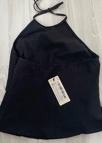 Siyah Yüksek Yakalı Kolsuz Kadın Bluz - Görsel 2