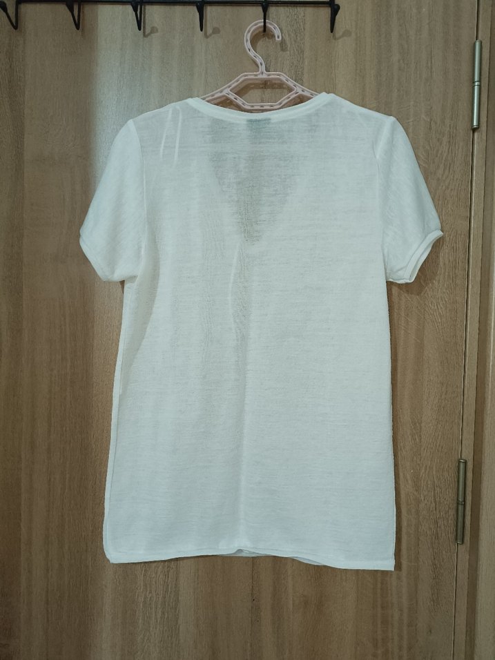 Kadın Beyaz V Yaka Keten Tişört - Görsel 2