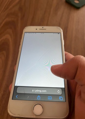 Beyaz iPhone 7 telefon - Görsel 4