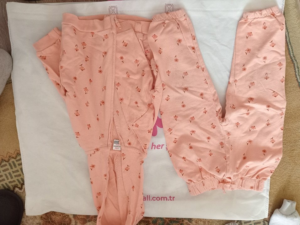 Düğmeli Kapüşonlu Pembe Kız Çocuk Ceketi - Görsel 4