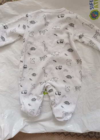 Uzun Kollu Düğmeli Beyaz Bebek Tulumu - Görsel 2