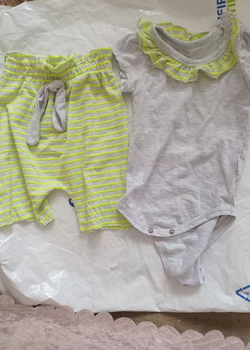 LC Waikiki Fırfırlı Gri Kız Bebek Kısa Kollu Takım