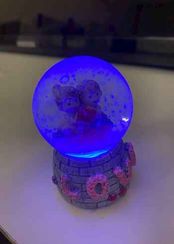 Kalp Tutan Çift Kar Küresi Figürü - Görsel 7