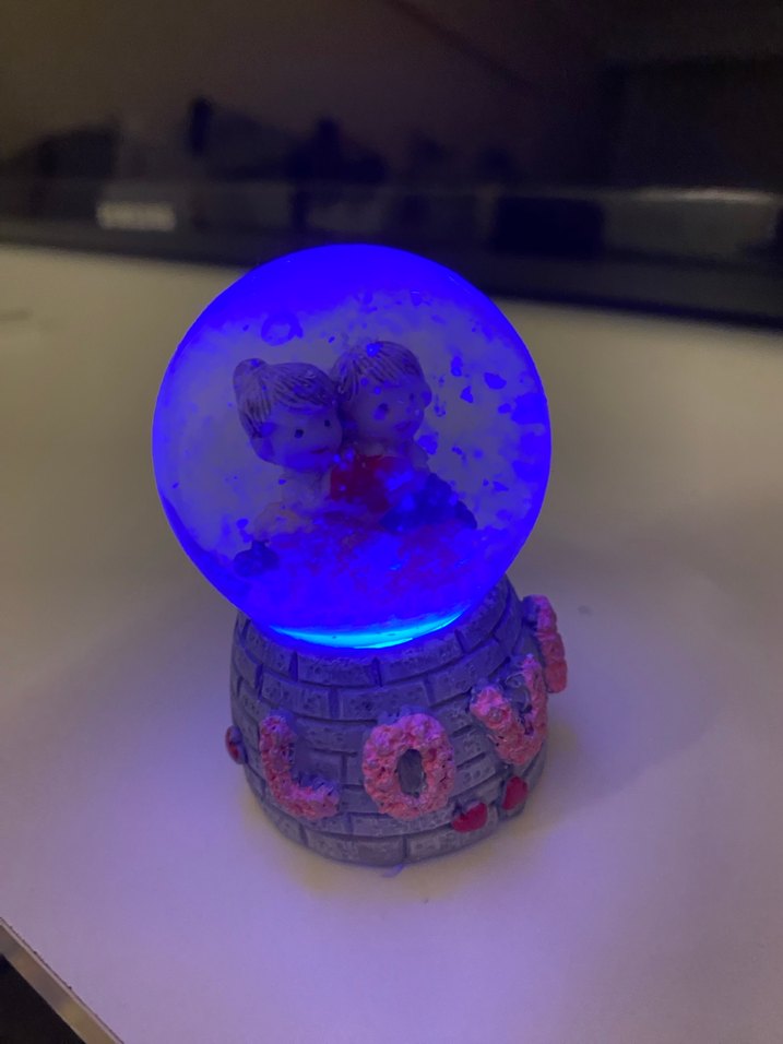 Kalp Tutan Çift Kar Küresi Figürü - Görsel 4