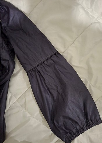 Kız Çocuk Gri Kapüşonlu Düğmeli Yağmurluk - Görsel 3