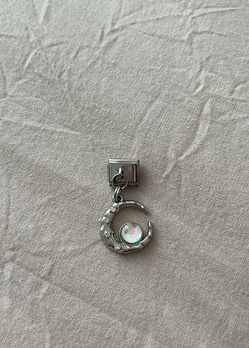 Pandora Parlak Payetli Parisian Gotik Charm