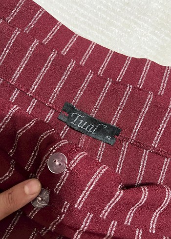 42 Beden Bordo Çizgili Kemerli Mini Şort
