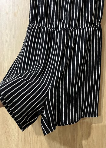 Siyah Çizgili Mini Tulum - Görsel 3