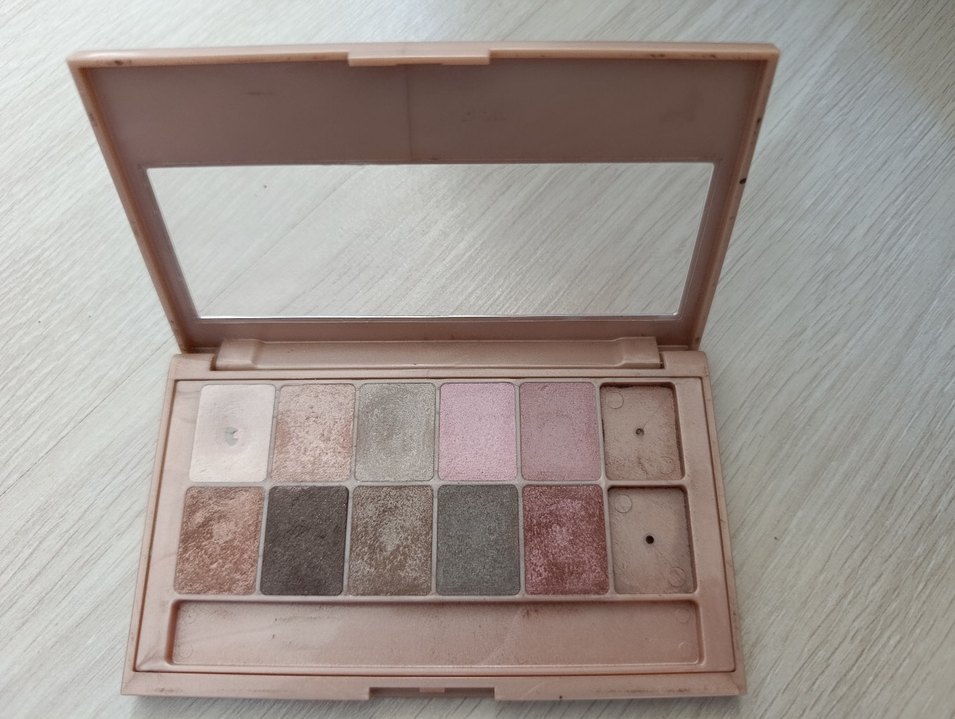Maybelline The Blushed Nudes Göz Farı Paleti - Görsel 2