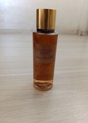 Victoria's Secret Bare Vanilla Kadın Parfümü - Görsel 2
