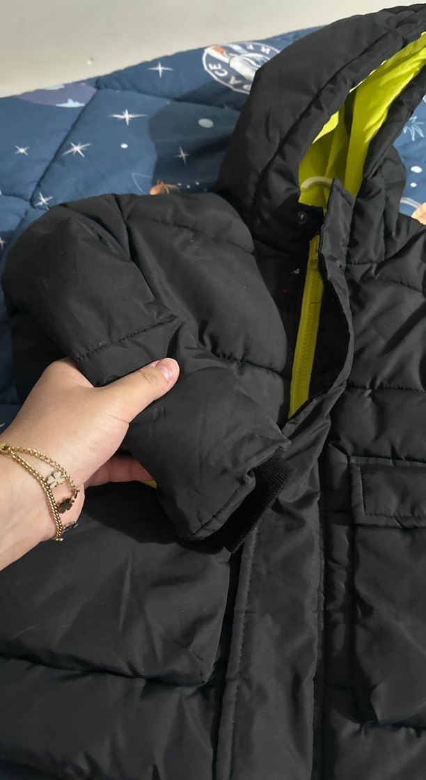 Siyah Kapüşonlu Erkek Çocuk Mont - Görsel 5