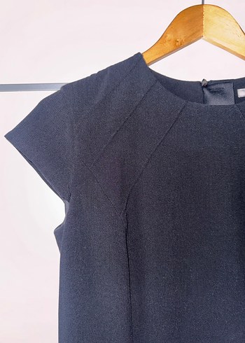 Siyah Kısa Kollu Elbise - Görsel 2