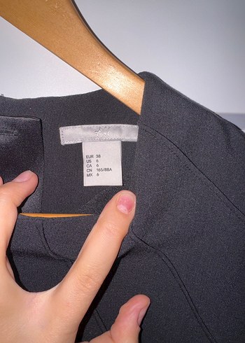 Siyah Kısa Kollu Elbise - Görsel 3