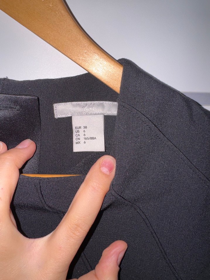 Siyah Kısa Kollu Elbise - Görsel 3