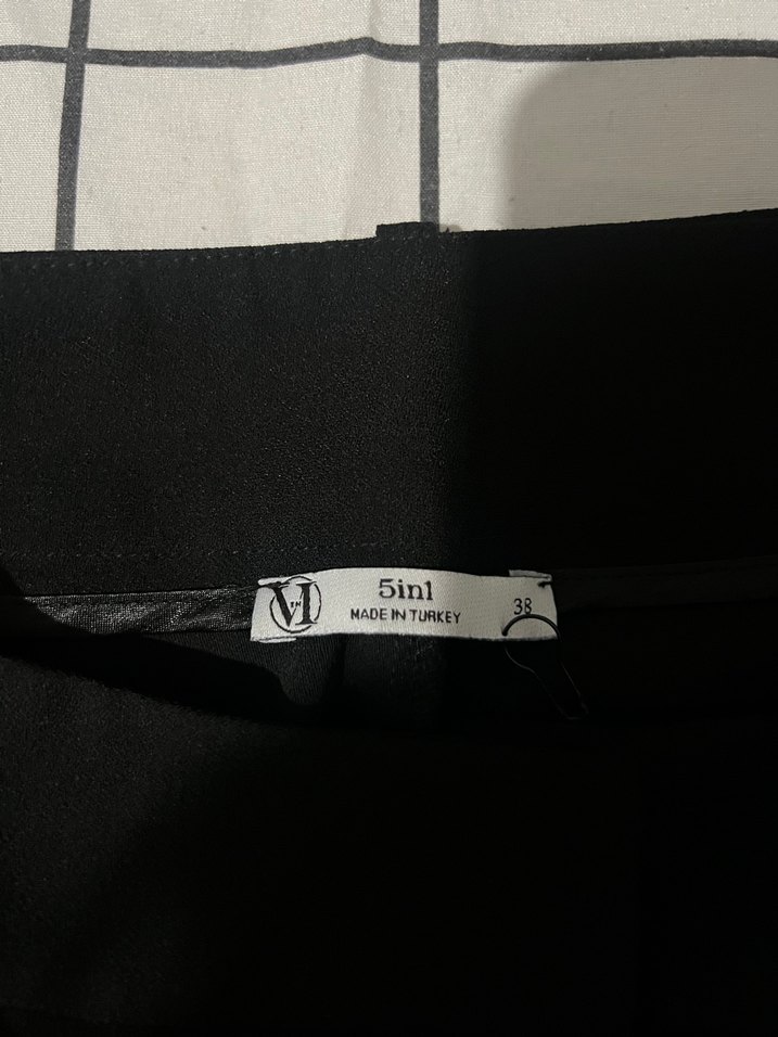 HİÇ GİYİLMEDİ Siyah Pilili Midi Kumaş Kadın Pantolon - Görsel 2