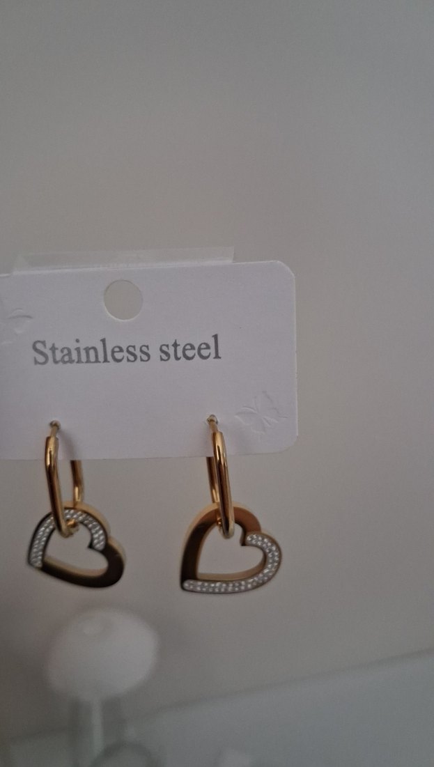 Zincir Detaylı Mini Altın Küpe - Görsel 4