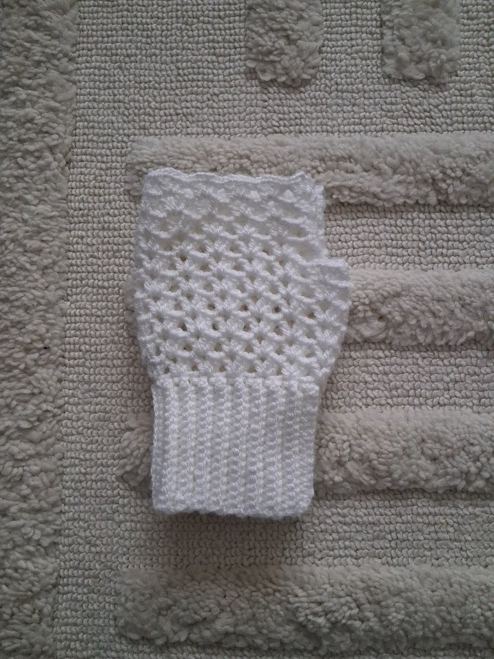 Dantel Detaylı Beyaz Örgü Kadın Eldiveni - Görsel 4