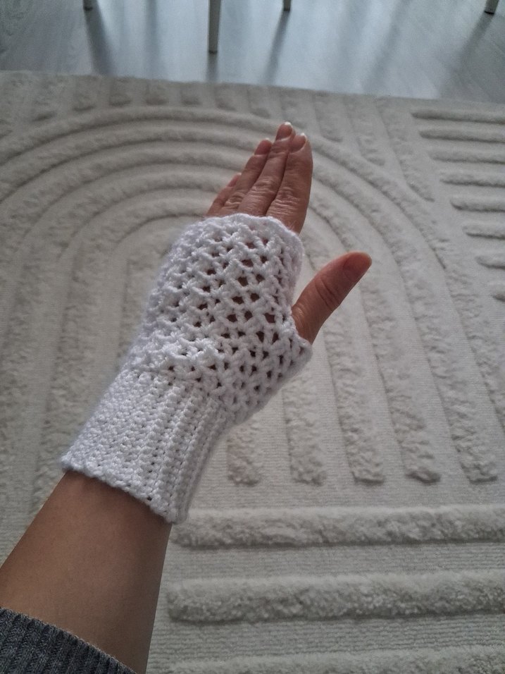 Dantel Detaylı Beyaz Örgü Kadın Eldiveni - Görsel 3