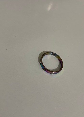 Parlak Çok Renkli Minimalist Metalik Yüzük