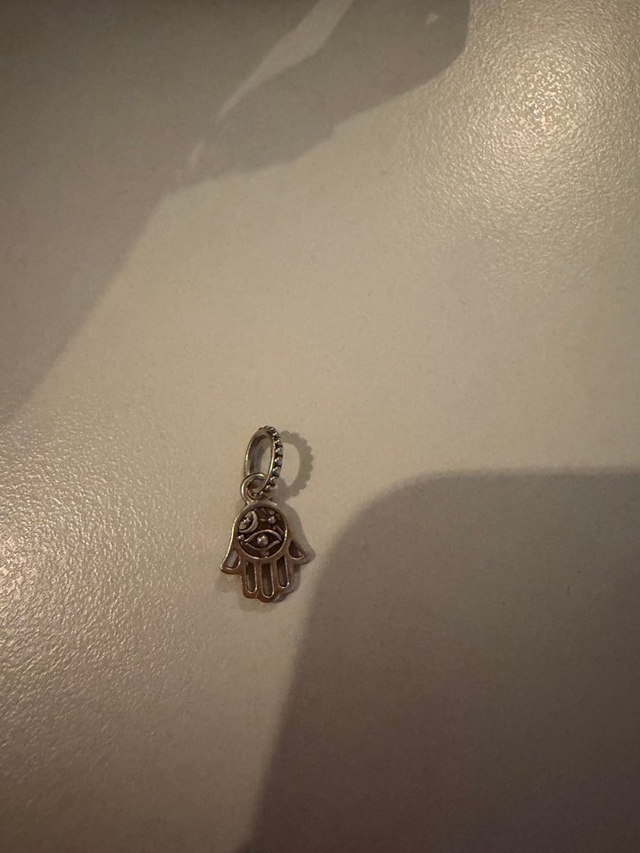 Fatma eli Kadın Charm - Görsel 2