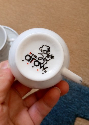 Gri desenli beyaz fincan ve tabak seti - Görsel 3