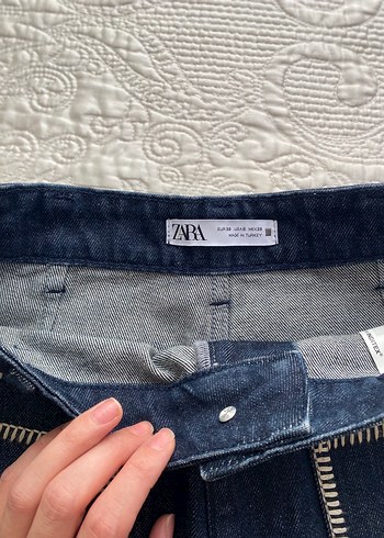 36 Beden Ön Cep Nakışlı Lacivert Kadın Denim Şort