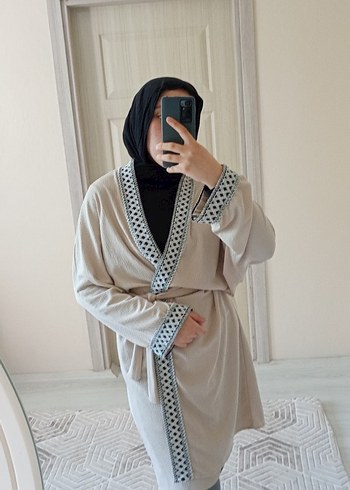 universal Beden Kadın Bej Midi Zebra Desenli Kuşaklı Kimono