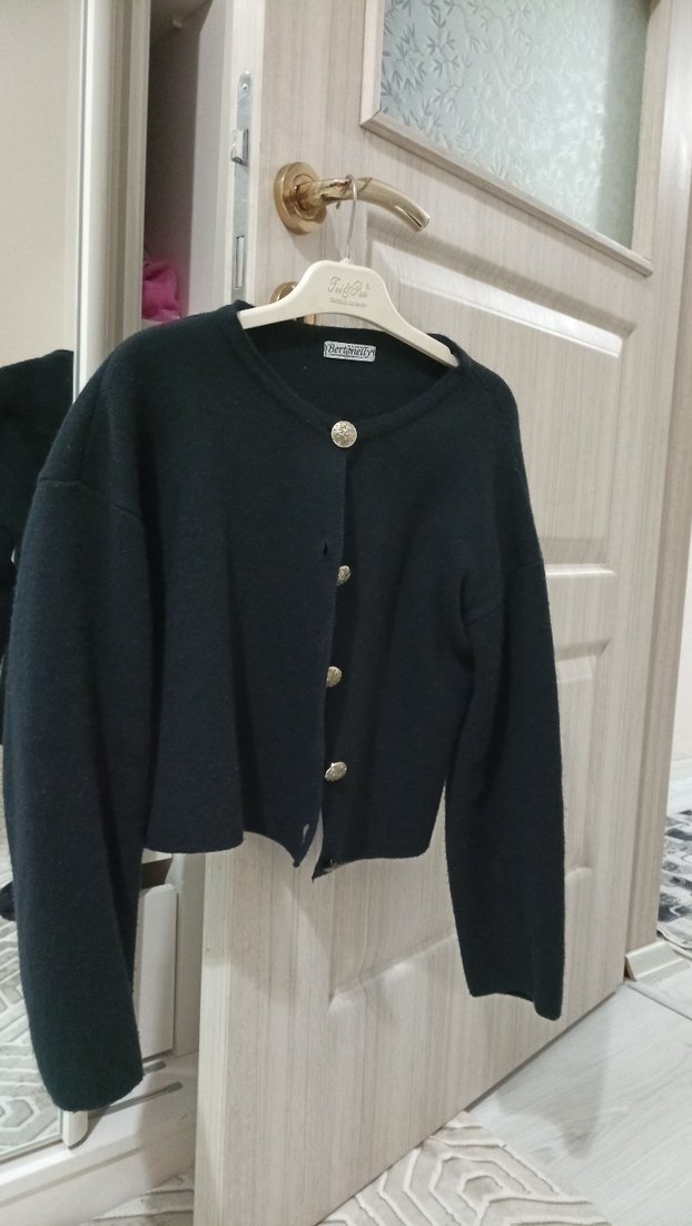 Düğmeli Siyah Kısa Triko Hırka - Görsel 2