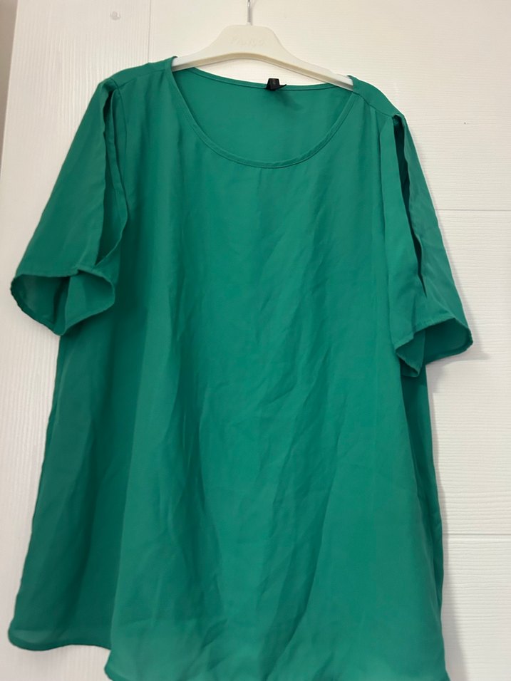 Yeşil Kısa Kollu Salaş Bluz o omuz dekolteli - Görsel 2