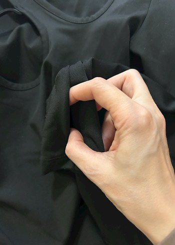 Siyah V Yakalı Uzun Kollu Kısa Bluz pencereli parmak gecirmeli - Görsel 2