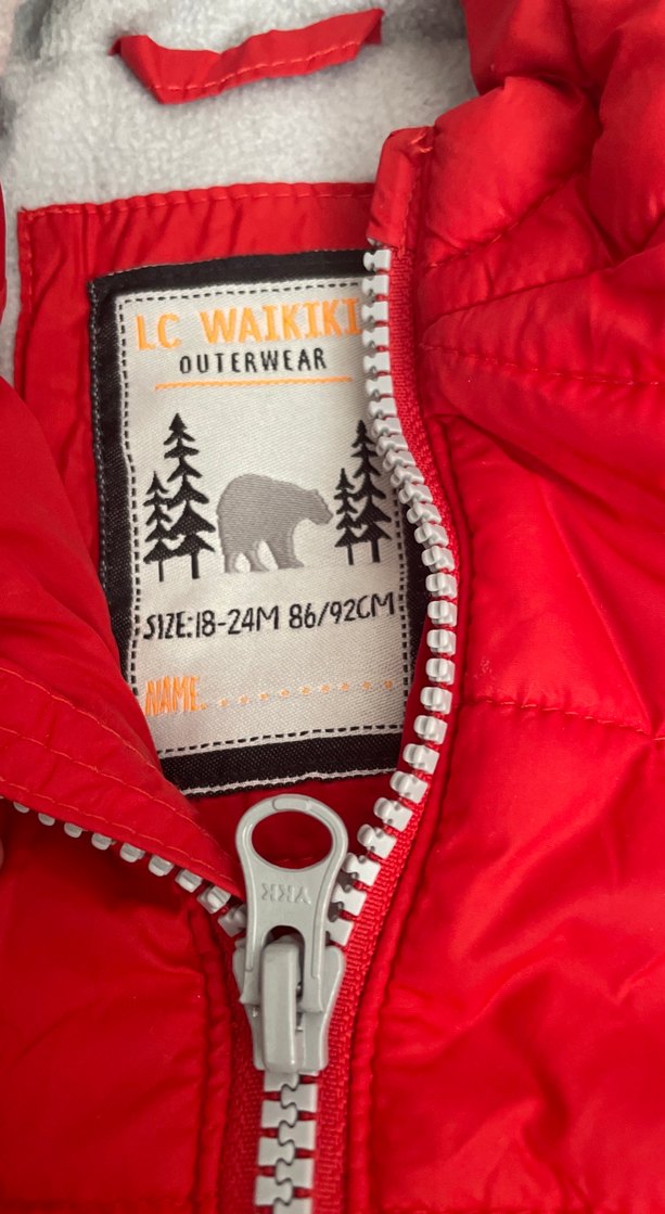 Kırmızı Kapüşonlu Çocuk Mont - Görsel 2