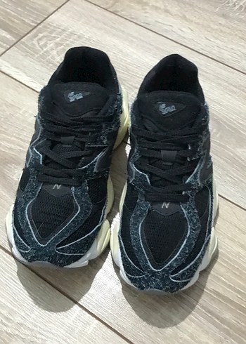 New Balance Kadın Siyah Spor Ayakkabı Cırt Cırtlı