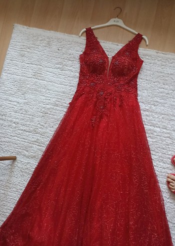38 Beden kırmızı Renk Uzun Parlak Kırmızı V Yakalı kına Elbisesi