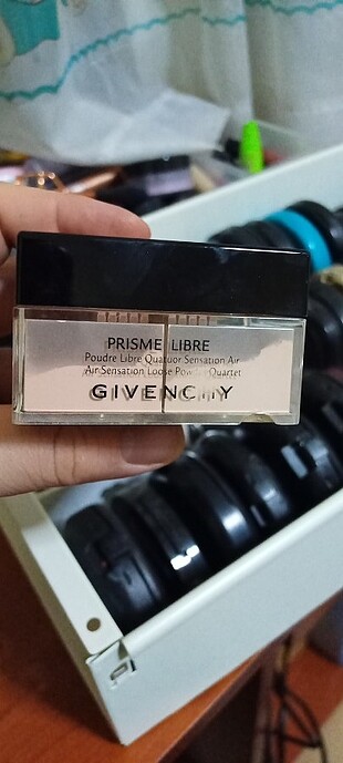 Givenchy pudra