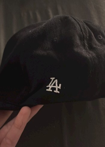 Siyah LA Nakışlı Şapka - Görsel 3