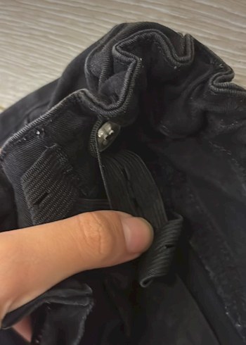 H&M BELDEN AYARLAMALI LASTİKLİ SİYAH ŞORT - Görsel 3