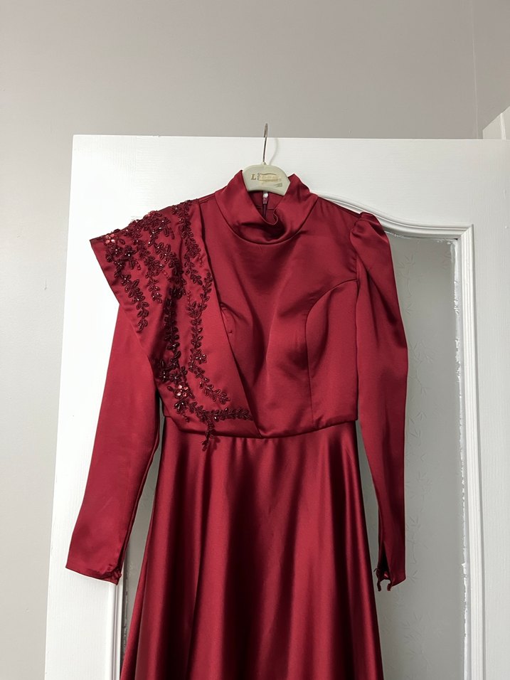Bordo İşlemeli Uzun Kollu Abiye Elbise - Görsel 5