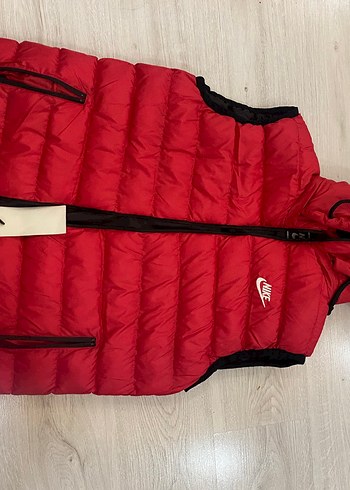 Nike Kirmizi Sisme Yelek