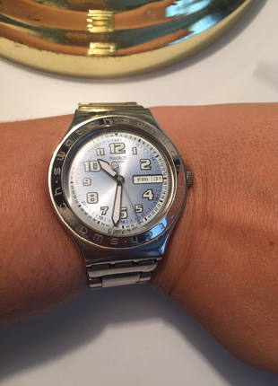 Mavi Ekranlı Swatch Saat