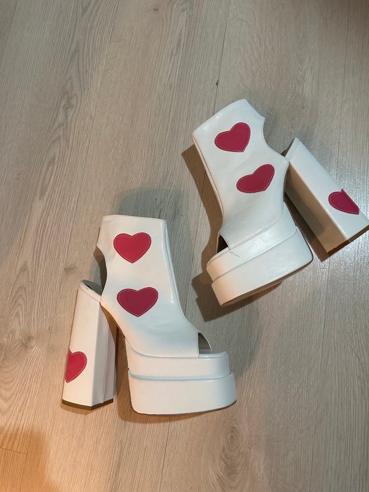 Beyaz Kalp Desenli Platform Topuklu Ayakkabı - Görsel 3