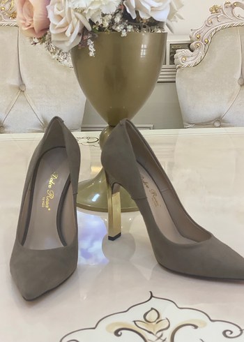Bej Süet Tokalı Stiletto Topuklu Kadın Ayakkabı