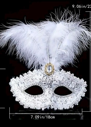 Kırmızı Tüy Detaylı Kadın Maskesi - Görsel 3