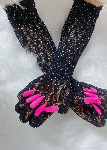 Dantel Detaylı Siyah Parlak Pul ve Tırnaklı Gotik Eldiven - Görsel 5