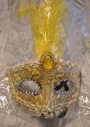 Sarı Tüylü Taş Süslemeli Parti Maskesi - Görsel 3
