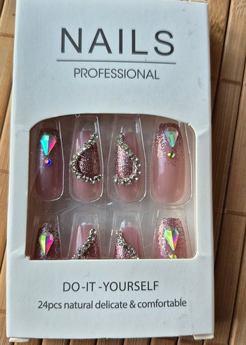 24 Parça Parlak Taş Süslemeli Tırnak Seti - Görsel 5