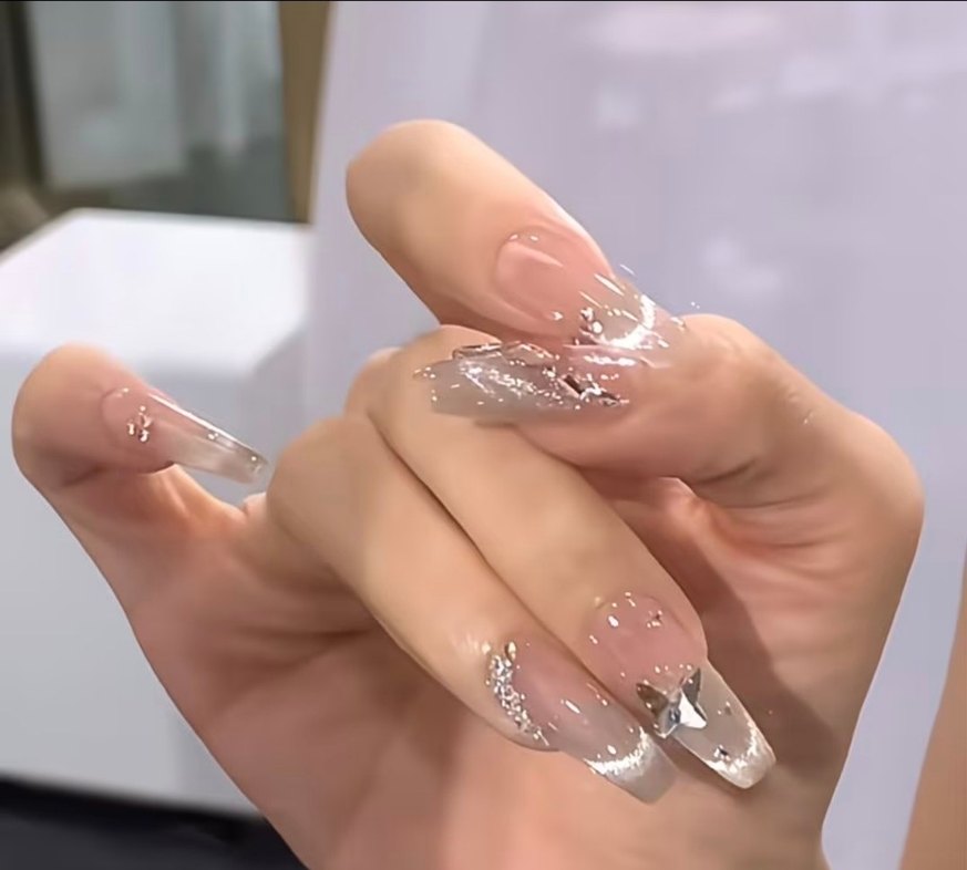 Kelebek Süslemeli 24 Parça Takma Tırnak Seti - Görsel 3