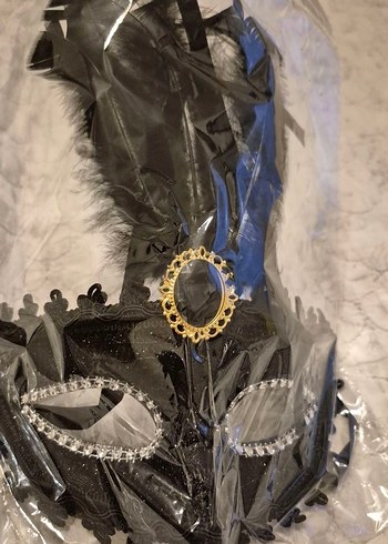 Siyah Dantel Tüylü Taş Süslemeli Kadın Maskesi - Görsel 4