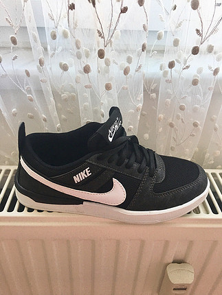 37 Beden siyah Renk Orjinal nike