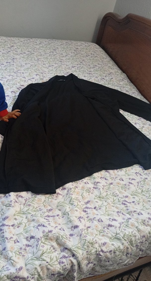 Siyah V Yakalı Salaş Hırka - Görsel 3