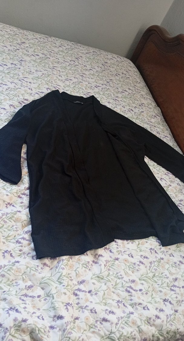 Siyah V Yakalı Salaş Hırka - Görsel 2